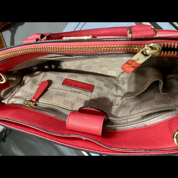 Michael Kors Purse - Picture 4 of 8